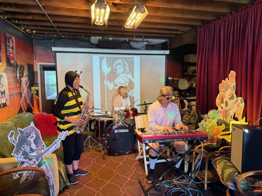 The Urfspace 5 play Urfspace Open Studios